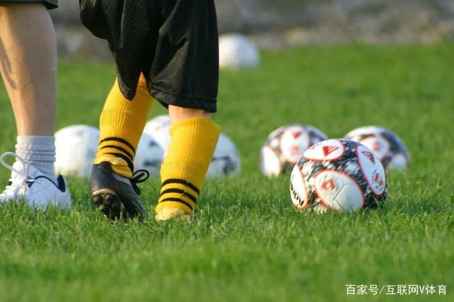 回声报：利物浦考虑补充教练组，范佩西的助教赖宁是潜在人选