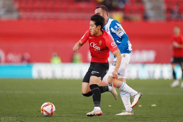 土超女排土航3-2送加拉塔萨雷3连败 费内继续领跑