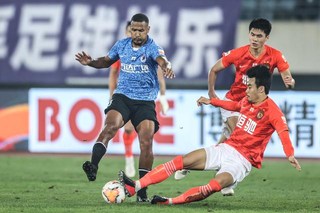 詹姆斯狂轰38分克里斯蒂28分 湖人力克开拓者